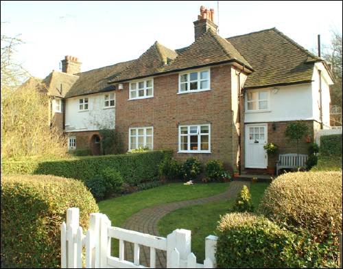 104 Erskine Hill